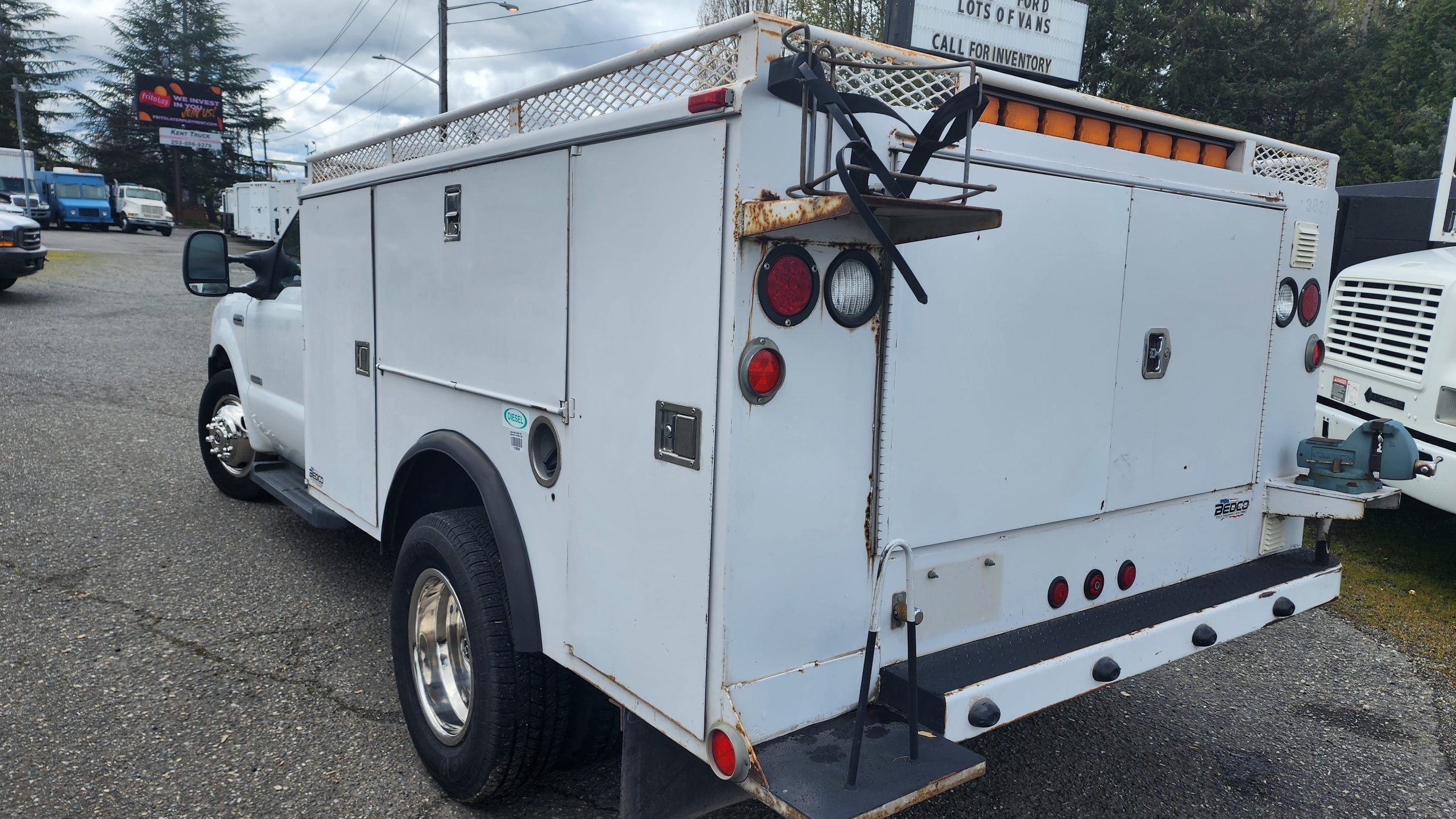 2006 Ford F350 Service Body 6446ef06da49d36c5c14edc1-scaled