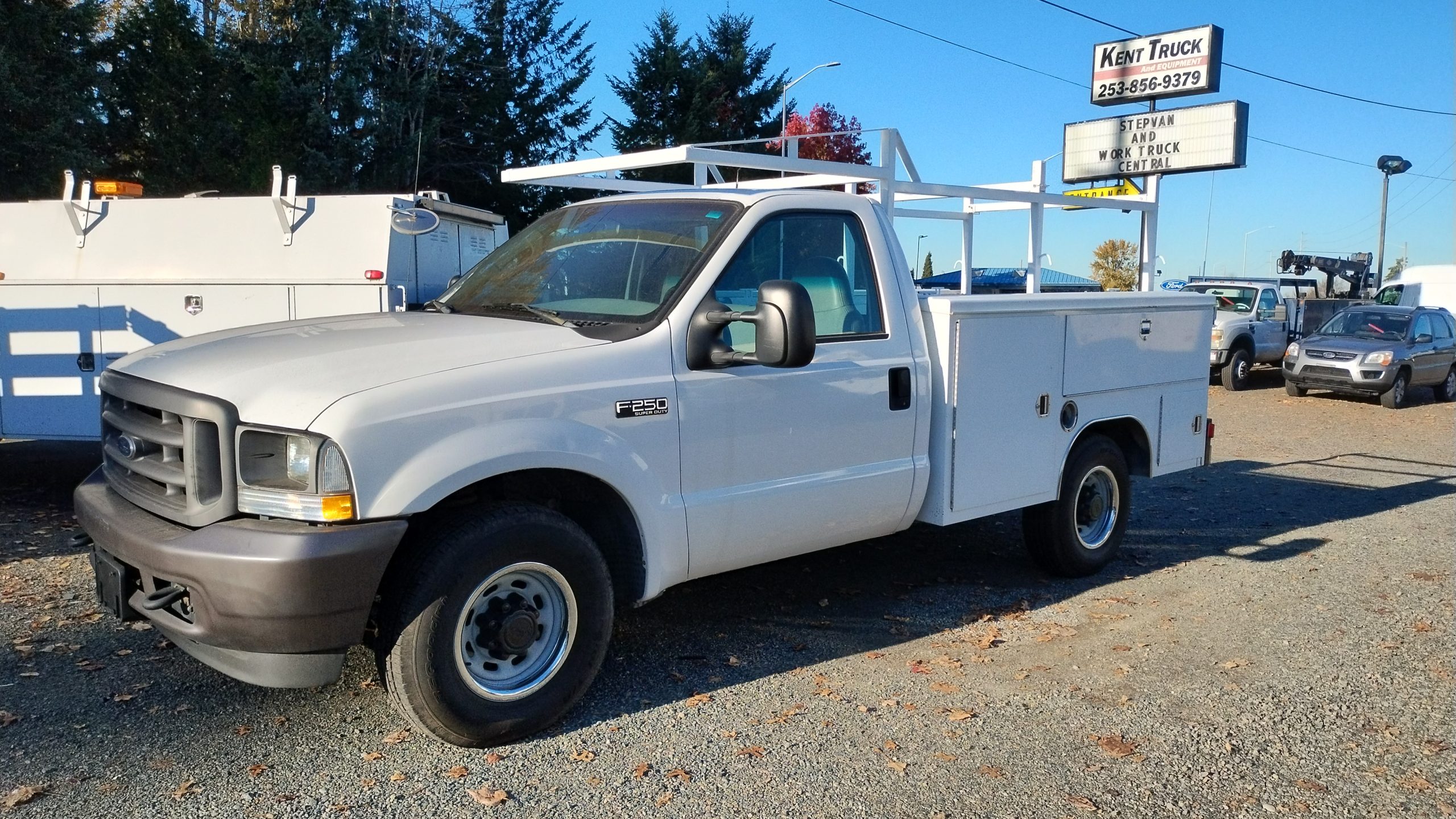 2004 Ford F250 Service body IMG_20231117_140148883_HDR-scaled