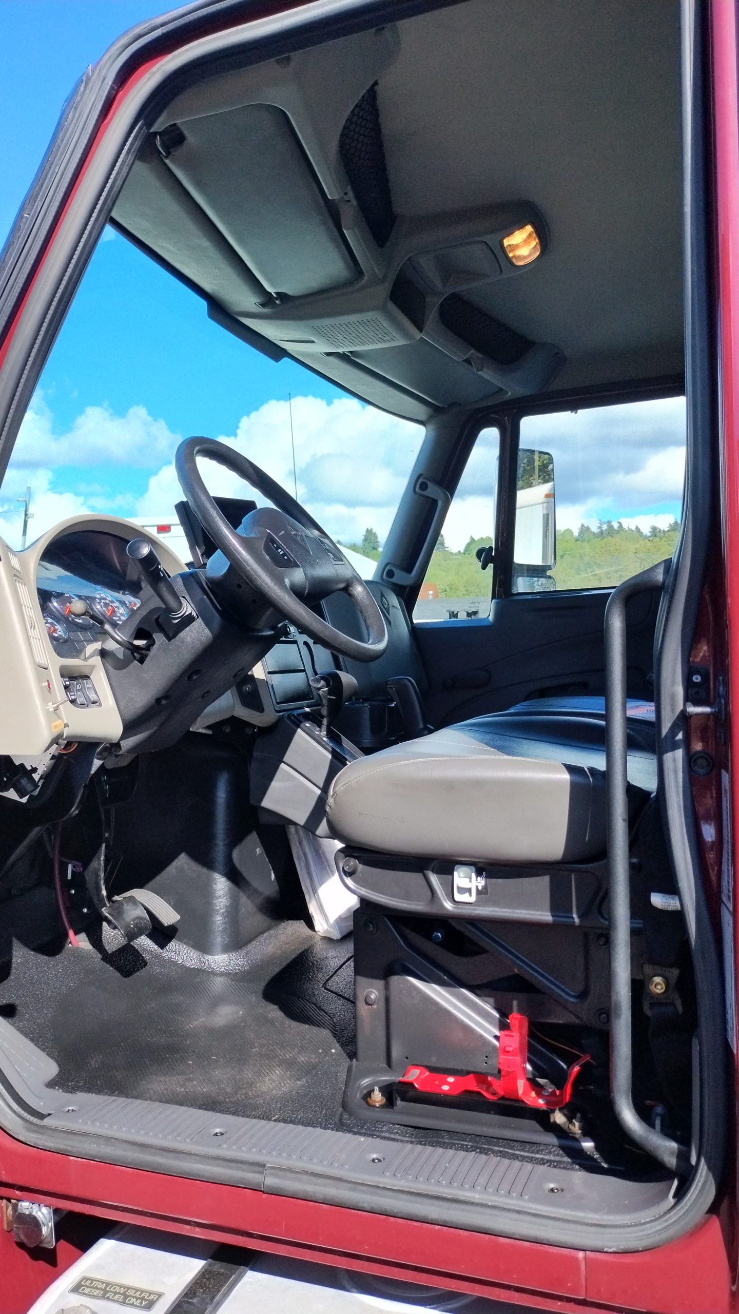 2015 INTERNATIONAL MA065 BOX TRUCK IMG_20240429_161712082_HDR-scaled