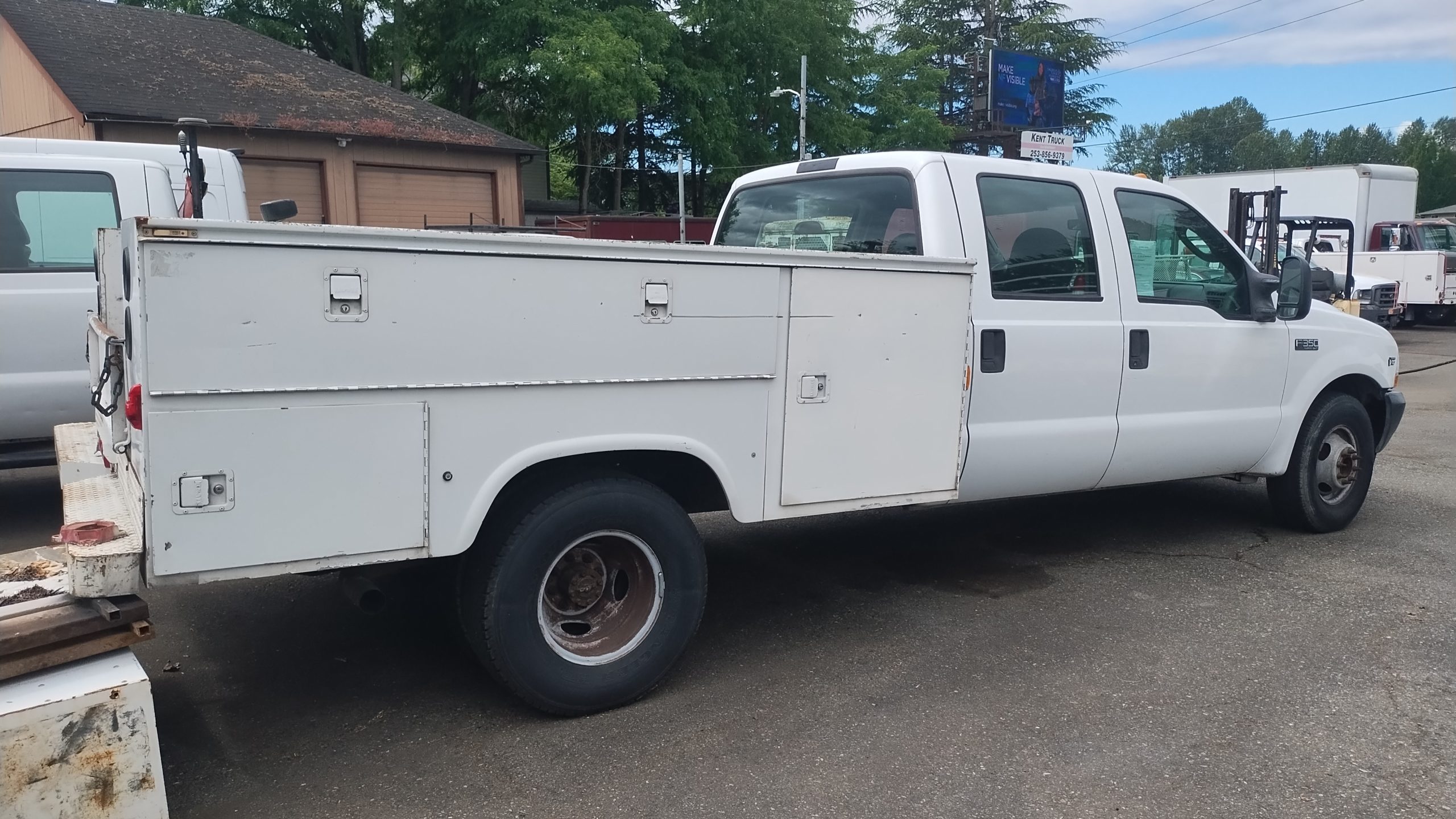 2003 Ford F350 Crew Cab Utility Truck IMG_20240618_112352067-scaled