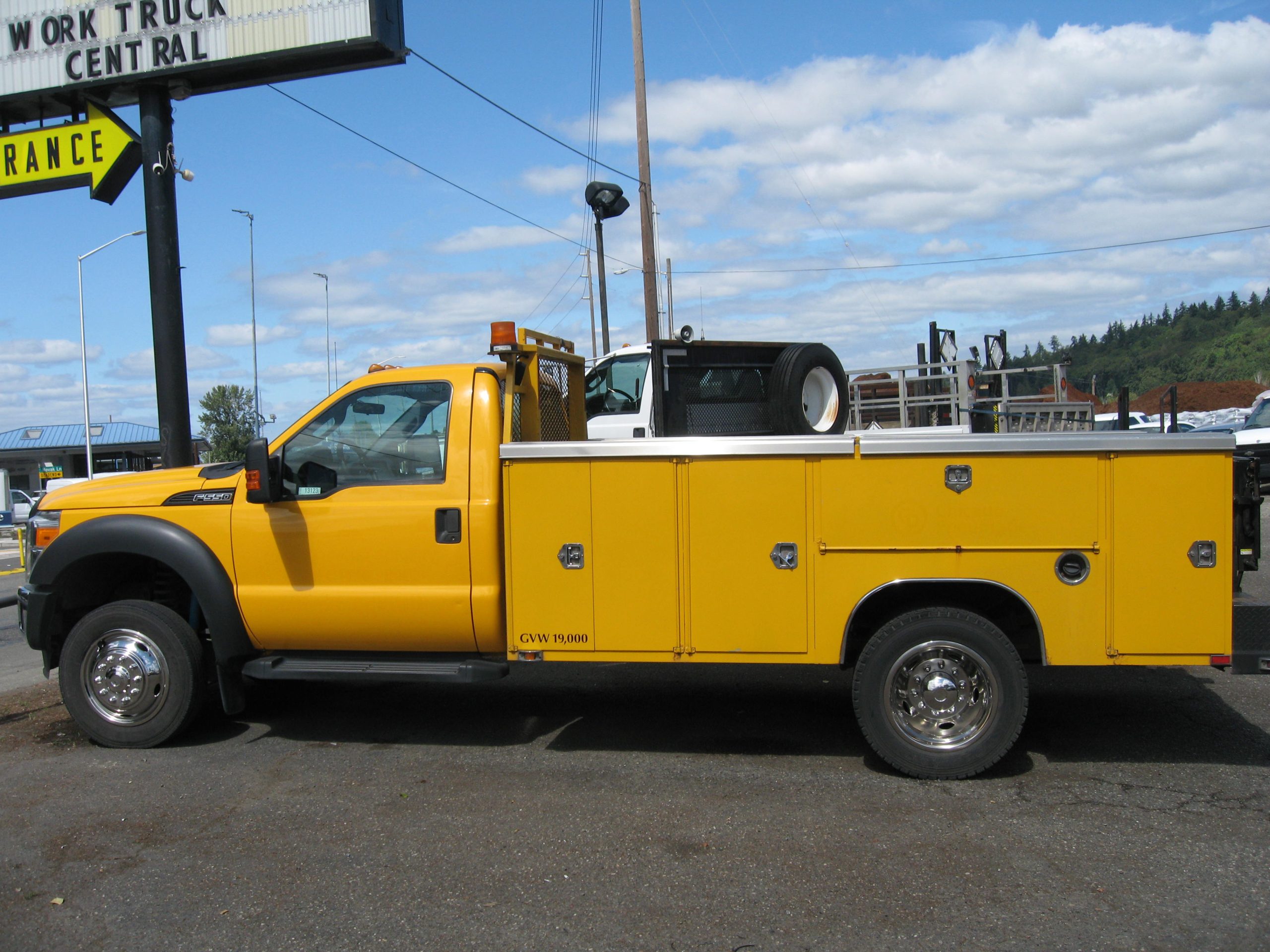 2012 Ford F550 Service Truck IMG_0265-1-scaled