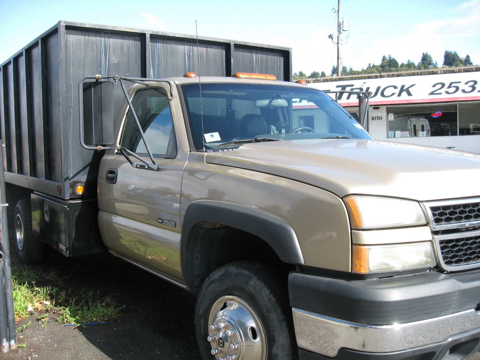 2007 Chevy Silverado 3500 dump truck IMG_0375