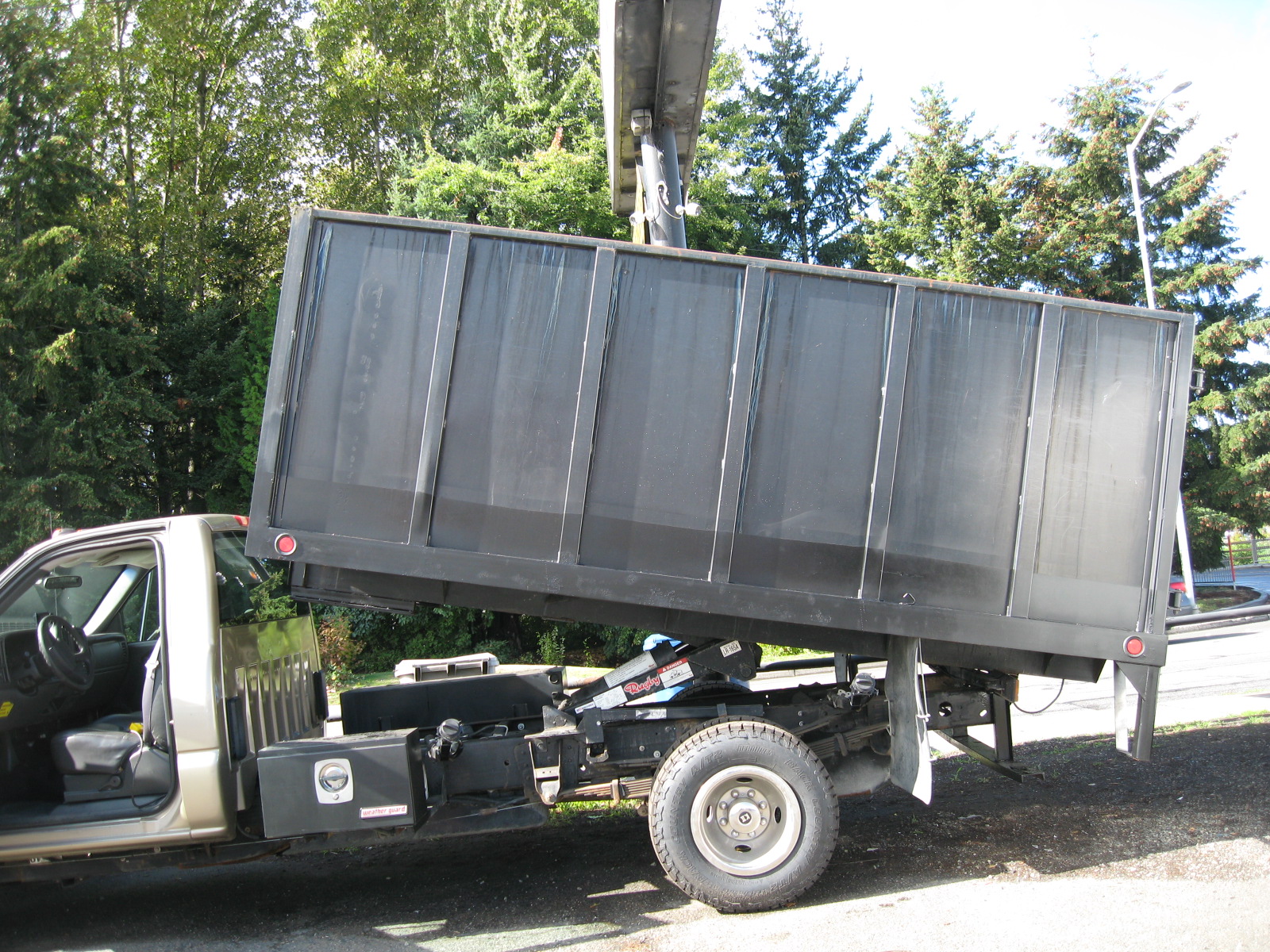 2007 Chevy Silverado 3500 dump truck IMG_0380