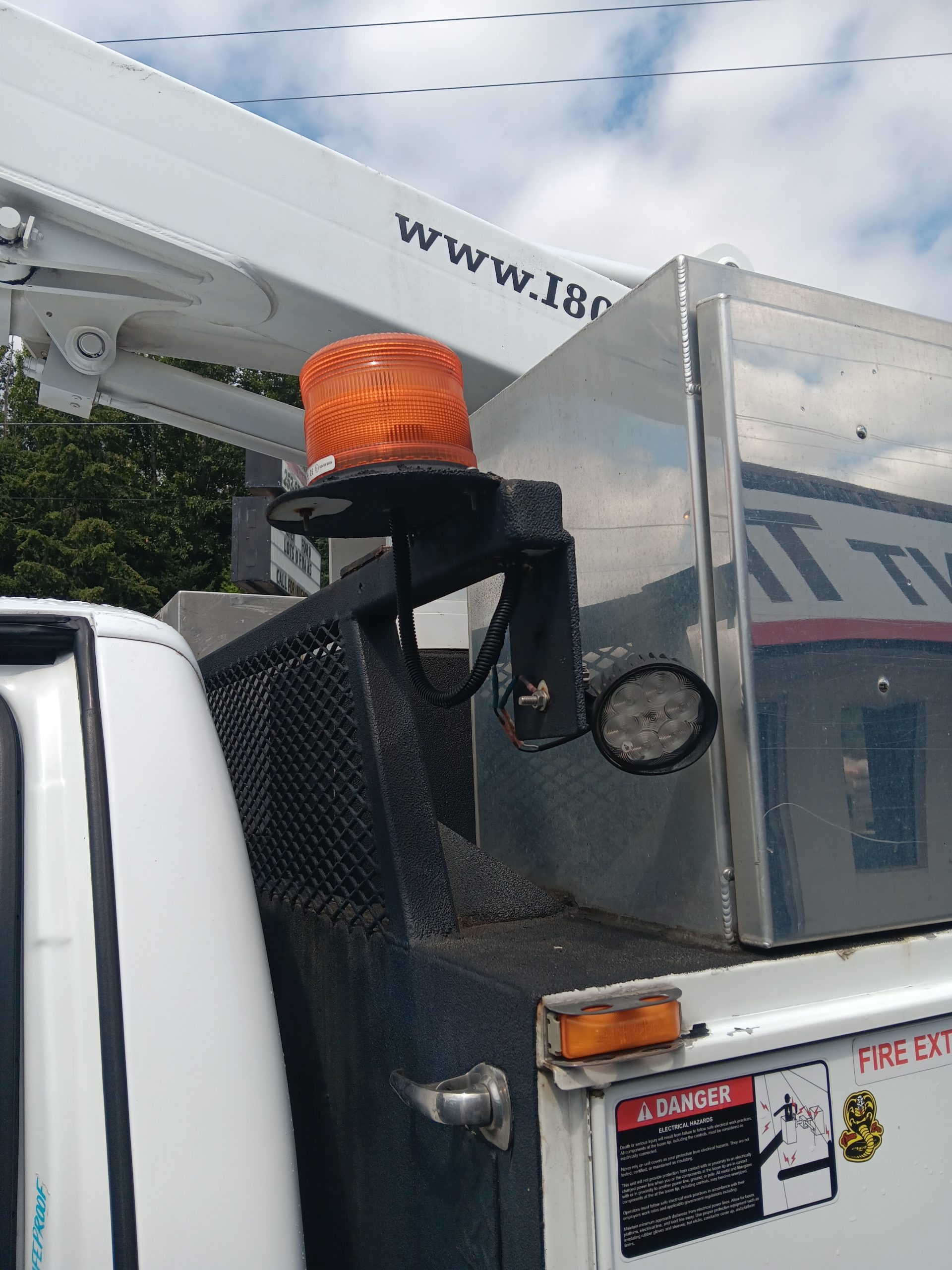 2011 Ford F550 Bucket Truck 20240725_113338-scaled