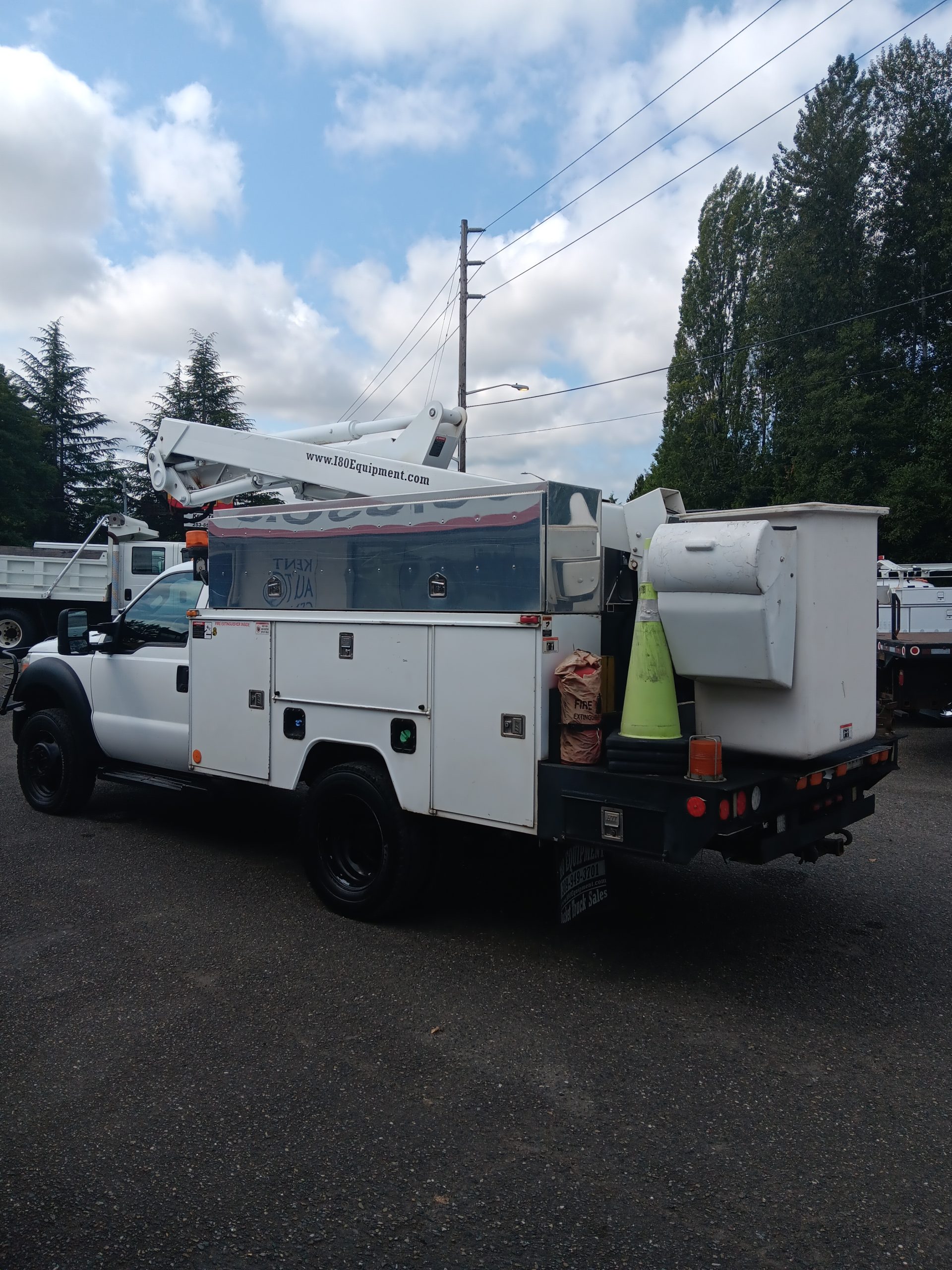 2011 Ford F550 Bucket Truck 20240725_113654-scaled