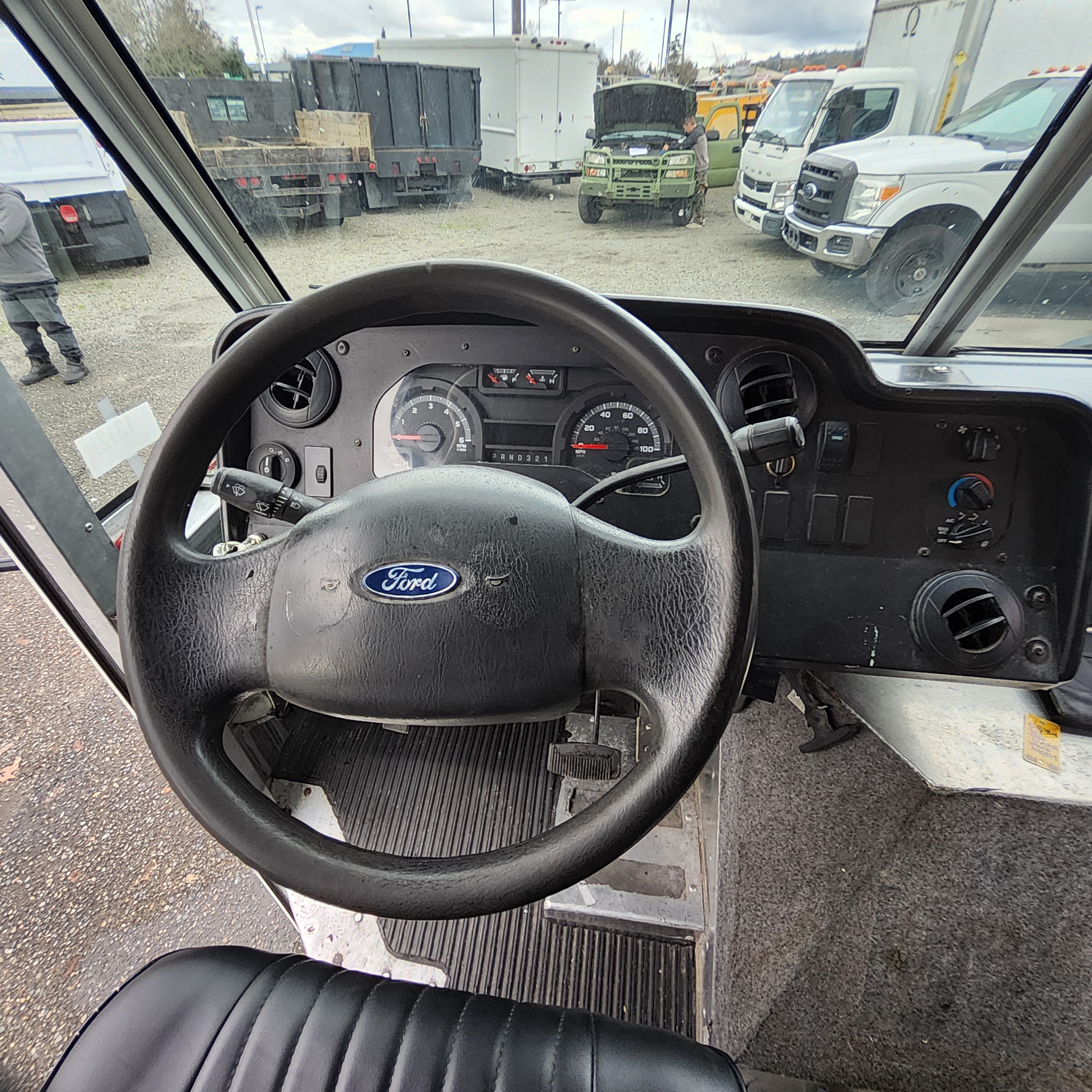 2011 FORD E-450 Step Van 20250111_125521