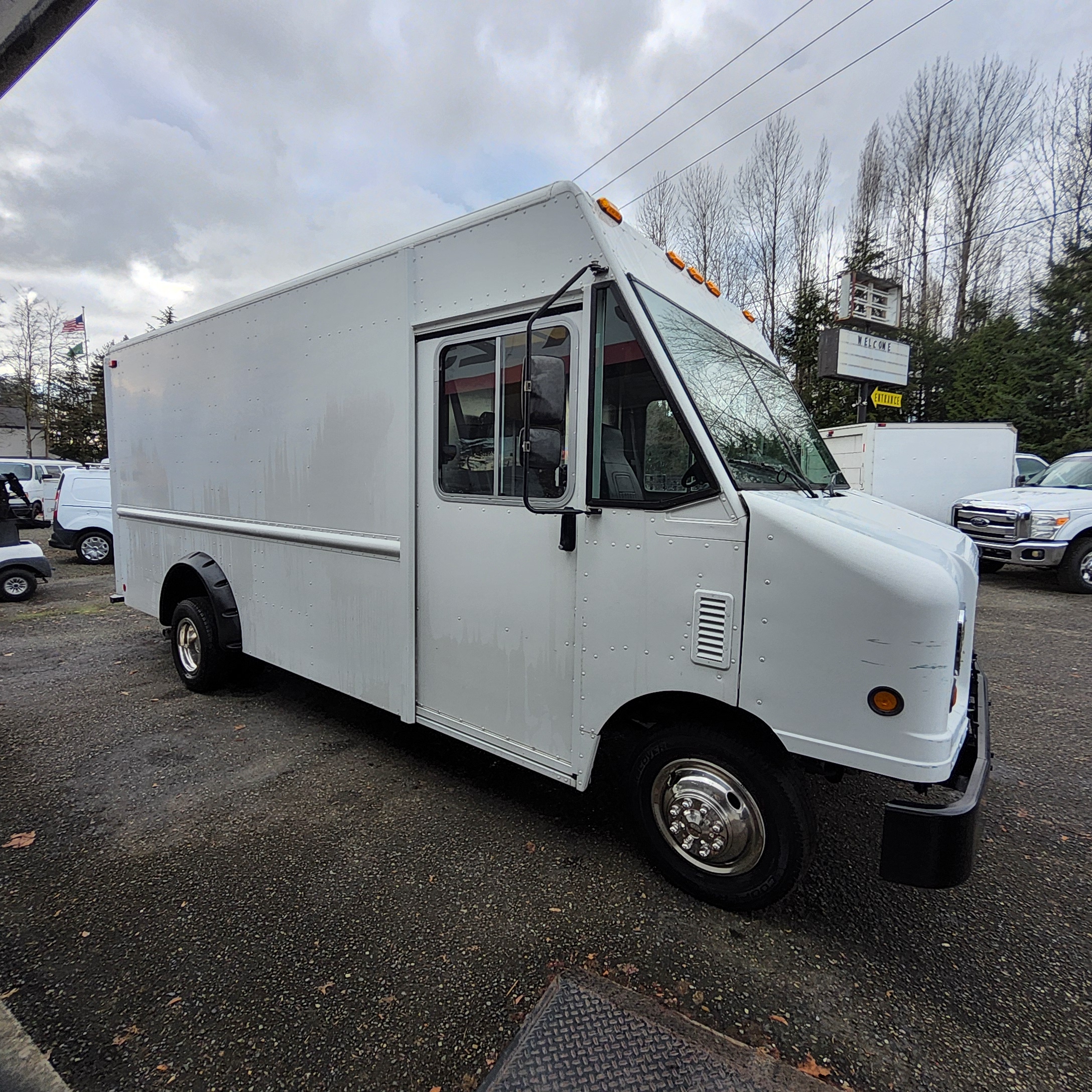 2011 FORD E-450 Step Van 20250111_125704