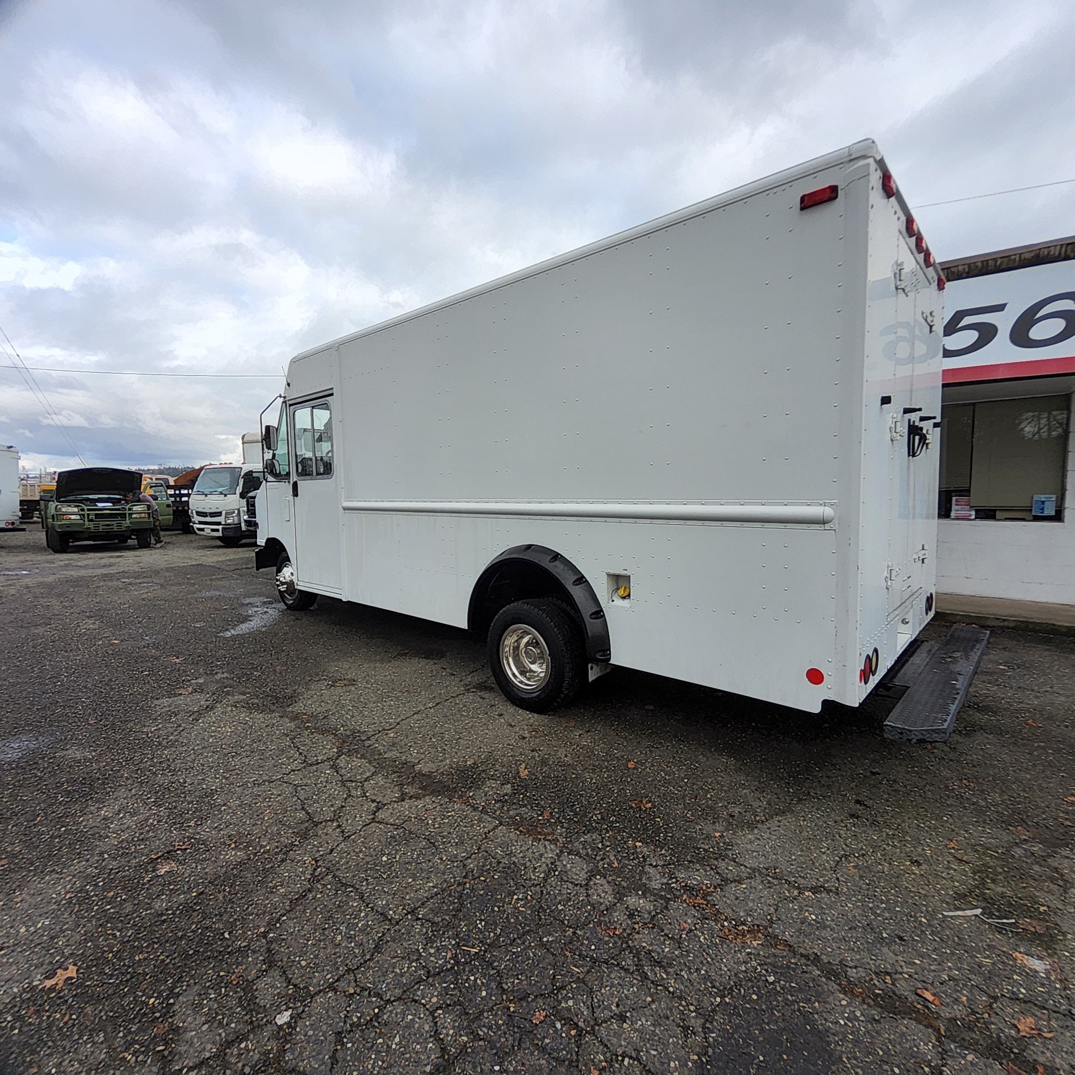 2011 FORD E-450 Step Van 20250111_125754