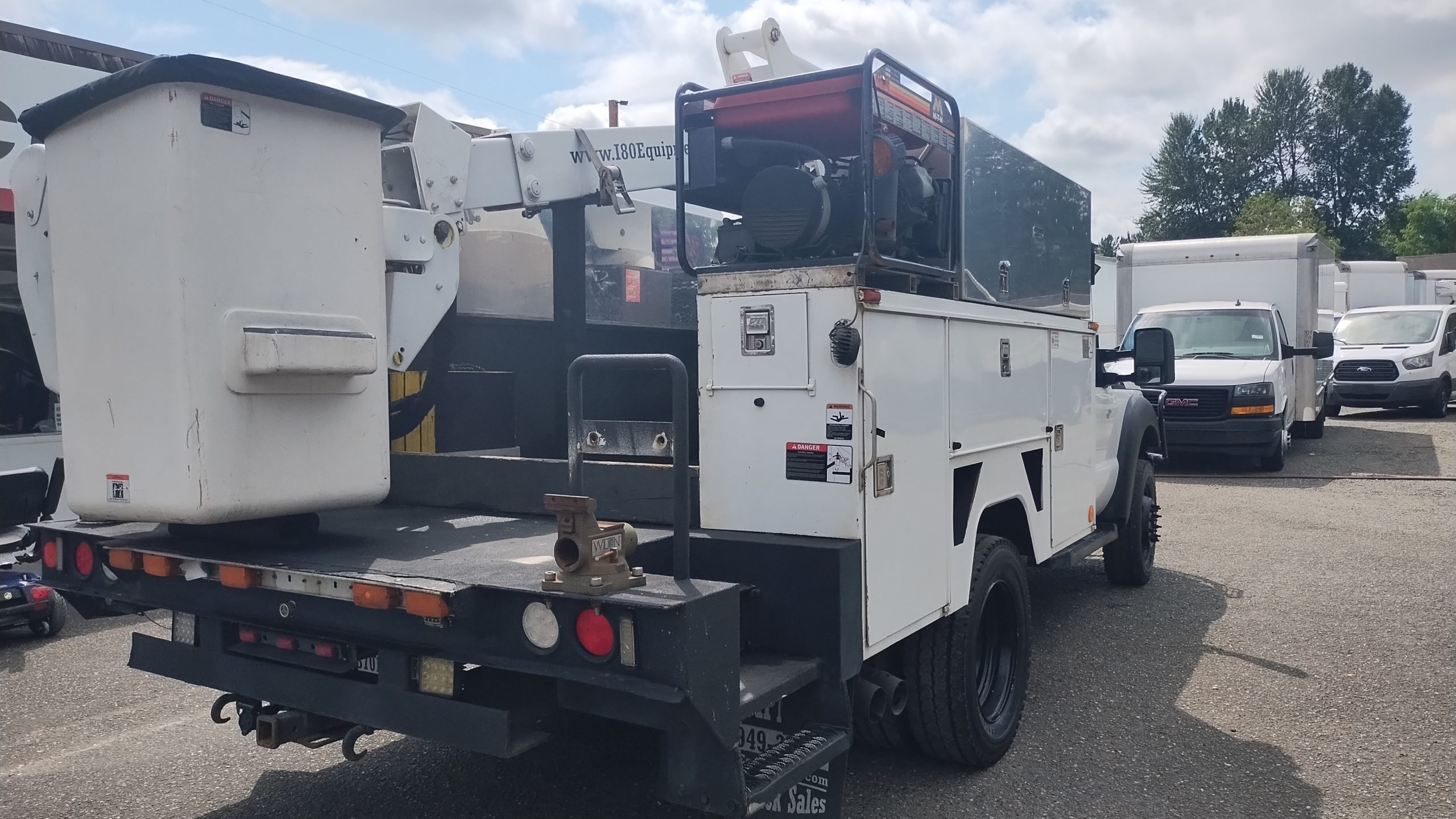 2011 Ford F550 Bucket Truck IMG_20240725_114846885-scaled